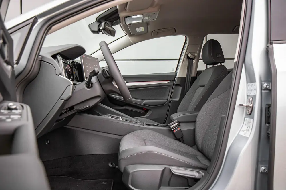 Volkswagen Golf 1.5 eHybrid 204pk Life Edition | 19" Velgen uit 2026, foto 4