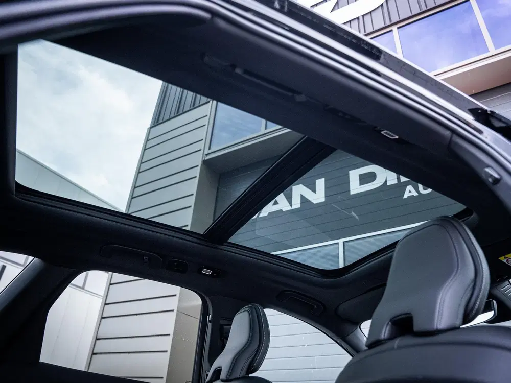 Volvo XC60 2.0 T6 Plug-in hybrid AWD Plus Bright uit 2024, foto 13