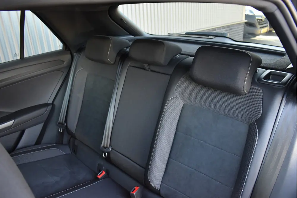 Volkswagen T-Roc 1.5 TSI R-Line Black Style LED grill, Adapt uit 2025, foto 16