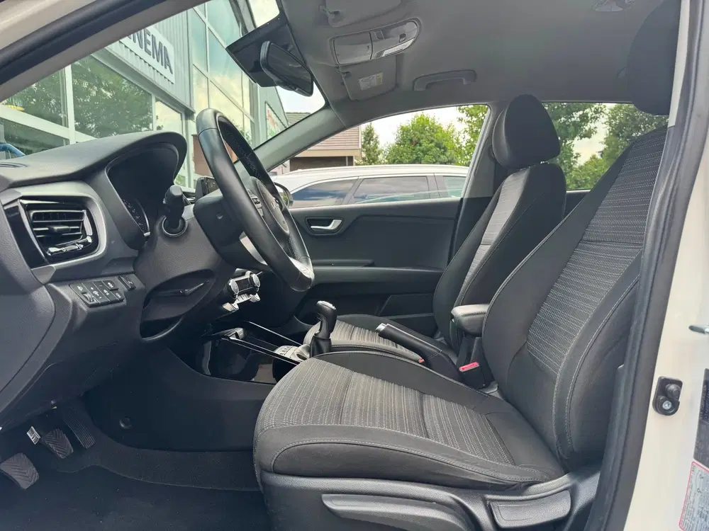 Kia Stonic 1.0 T-GDi MHEV DynamicPlusLine uit 2022, foto 12
