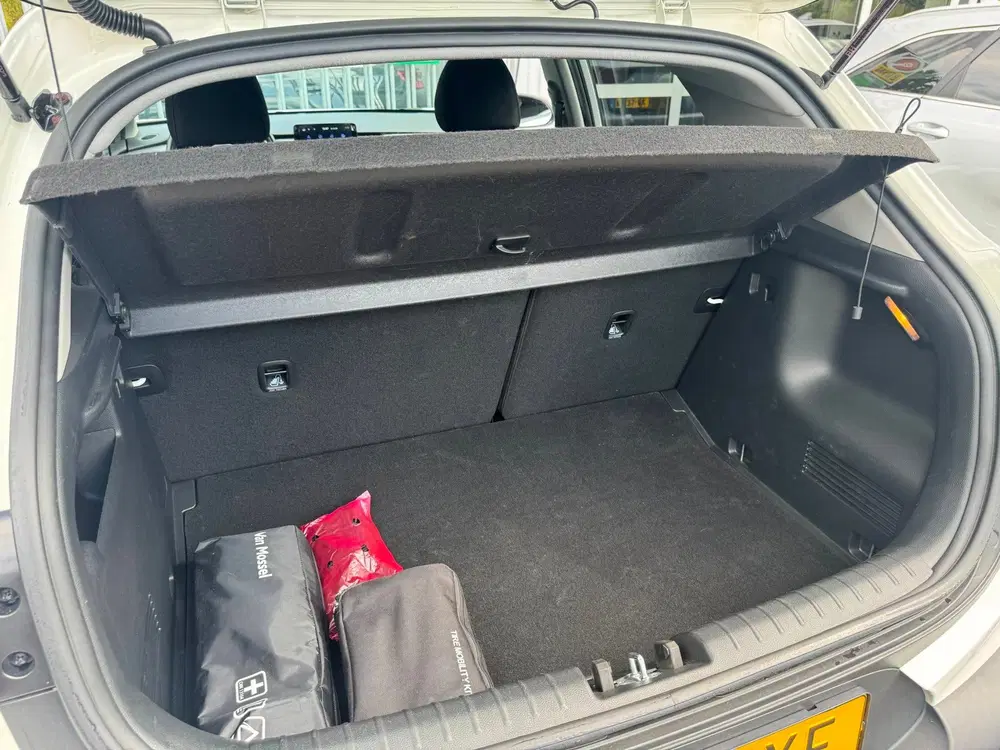 Kia Stonic 1.0 T-GDi MHEV DynamicPlusLine uit 2022, foto 15