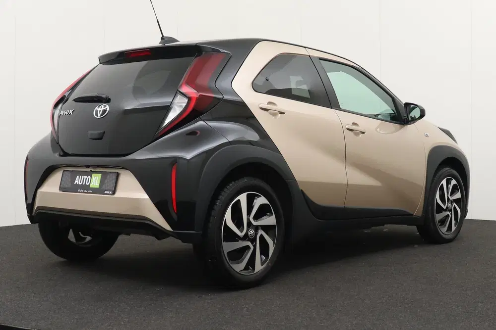 Toyota Aygo X 1.0 Aut. VVT-i S-CVT Play Camera Carplay A uit 2025, foto 2