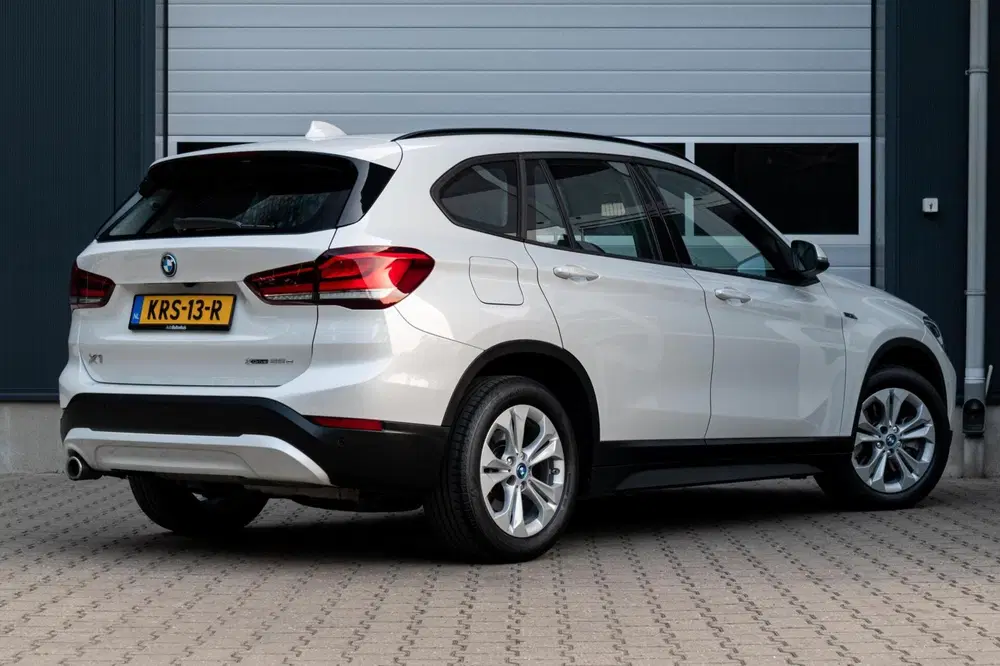 BMW X1 xDrive25e High Executive uit 2022, foto 2