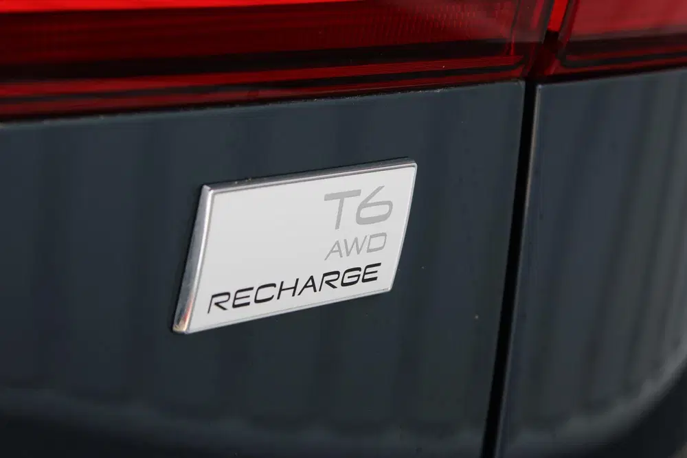 Volvo XC60 2.0 T6 Plug-in hybrid AWD Plus Dark uit 2023, foto 12
