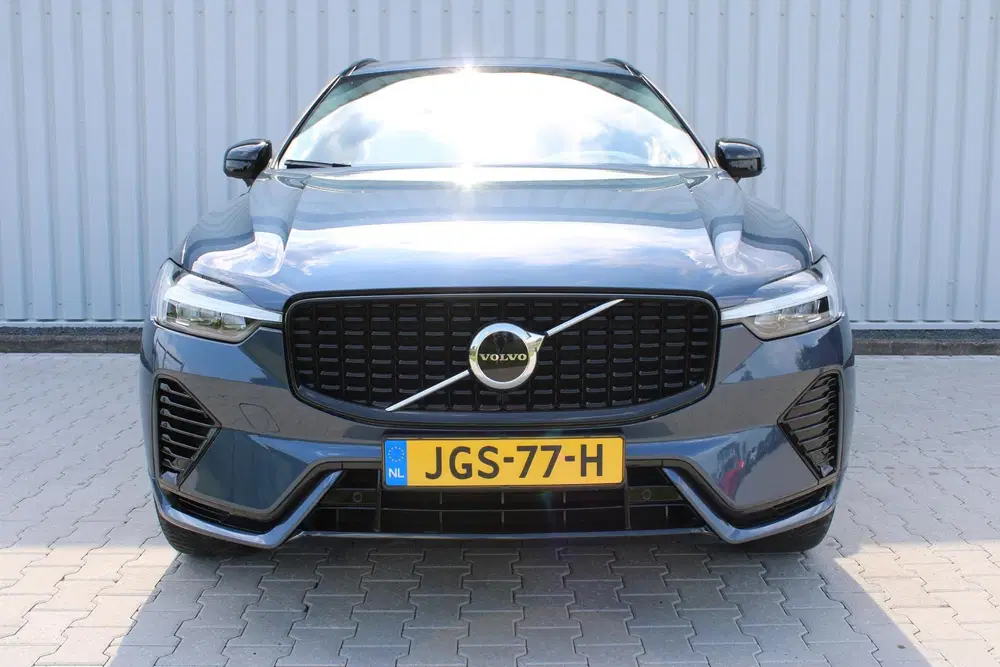 Volvo XC60 2.0 T6 Plug-in hybrid AWD Plus Dark uit 2023, foto 19
