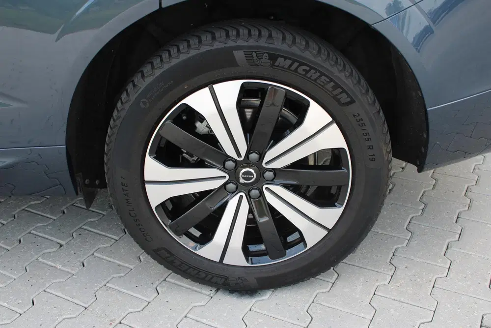 Volvo XC60 2.0 T6 Plug-in hybrid AWD Plus Dark uit 2023, foto 8
