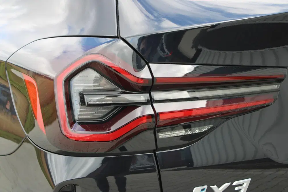 BMW iX3 Executive 80 kWh met Pano uit 2022, foto 10