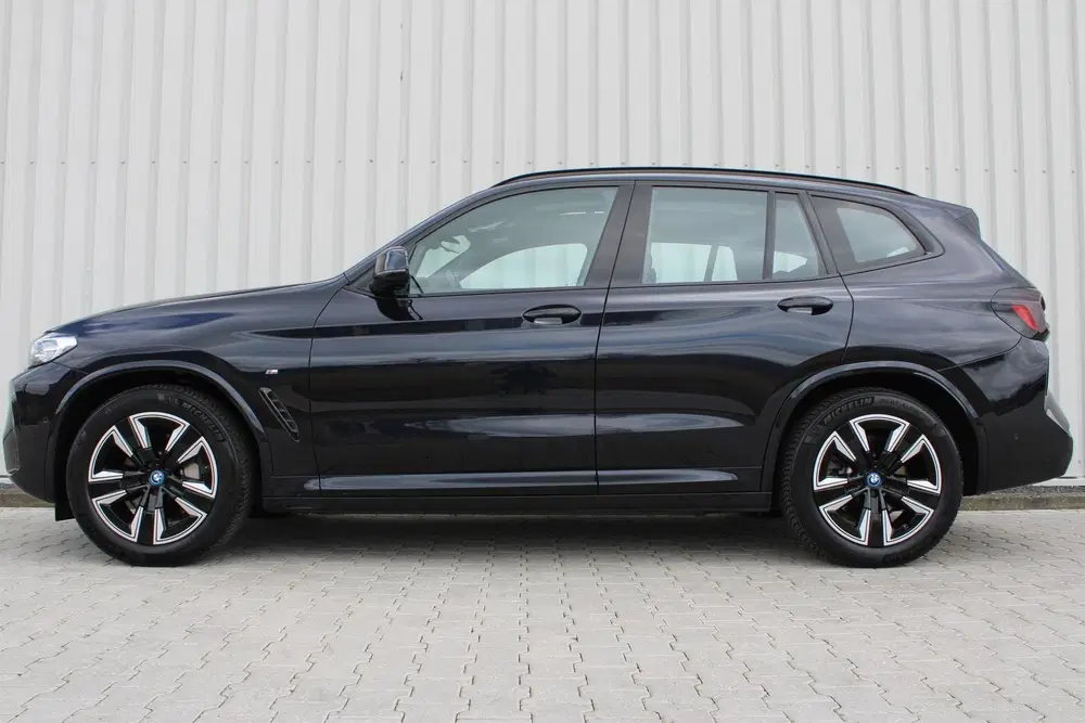 BMW iX3 Executive 80 kWh met Pano uit 2022, foto 14