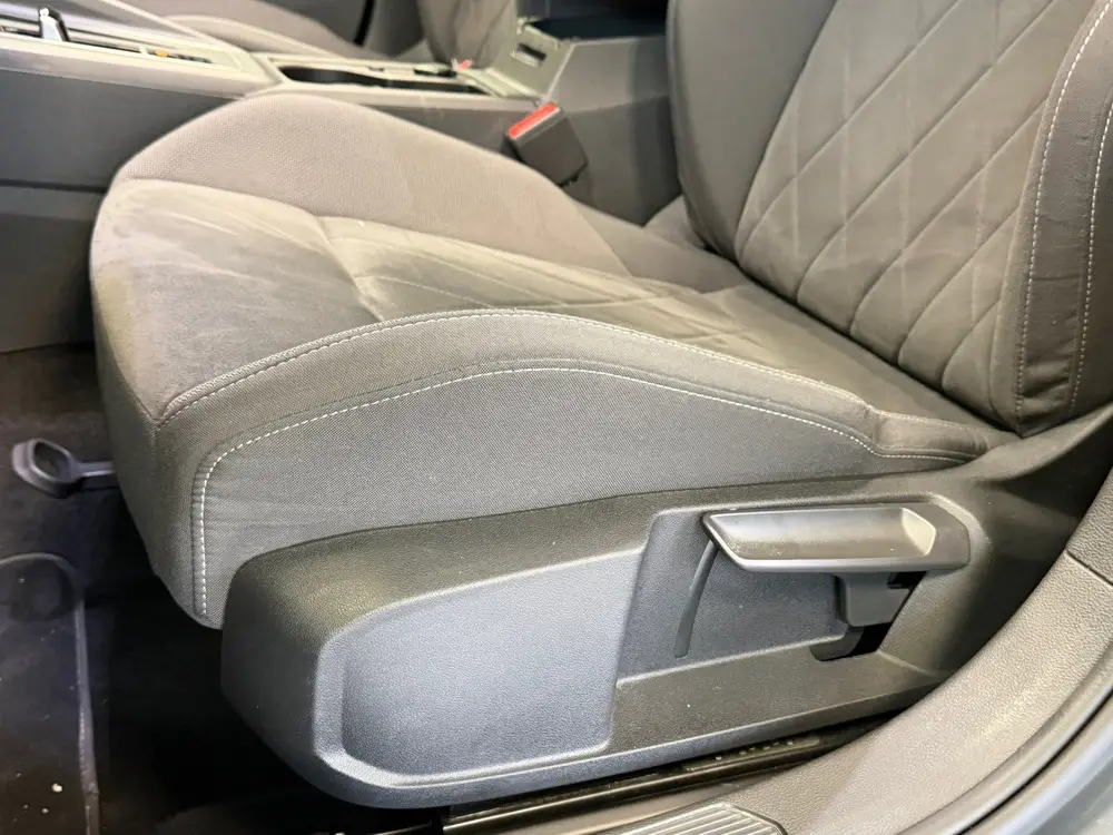 Volkswagen Golf 2.0 TDI R-Line Business AUT. PANO TREKHAAK A uit 2023, foto 15
