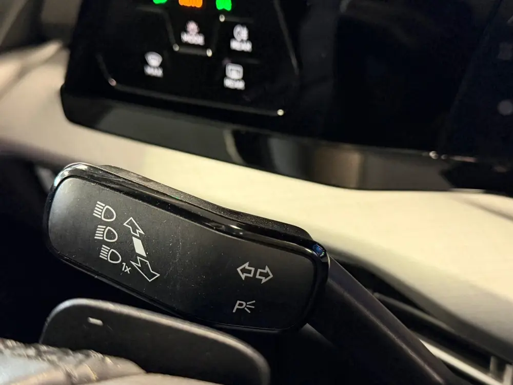 Volkswagen Golf 2.0 TDI R-Line Business AUT. PANO TREKHAAK A uit 2023, foto 20