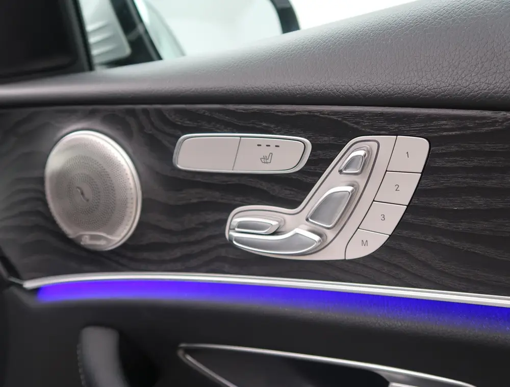 Mercedes-Benz E-Klasse 200 AMG SPORT AUT9 + BURMESTER uit 2019, foto 20