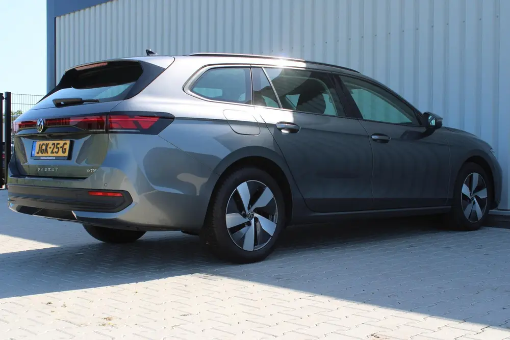 Volkswagen Passat Variant 1.5 eTSI 150 pk | Incl. 12 maanden uit 2024, foto 3