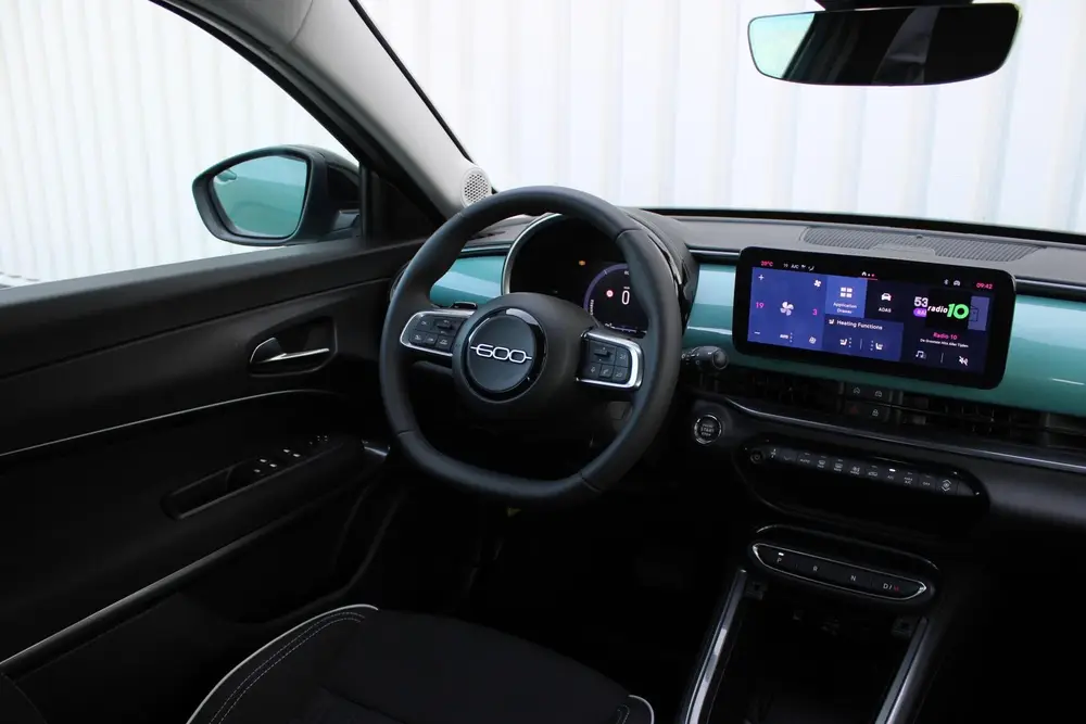 Fiat 600 1.2 Hybrid Urban uit 2025, foto 2