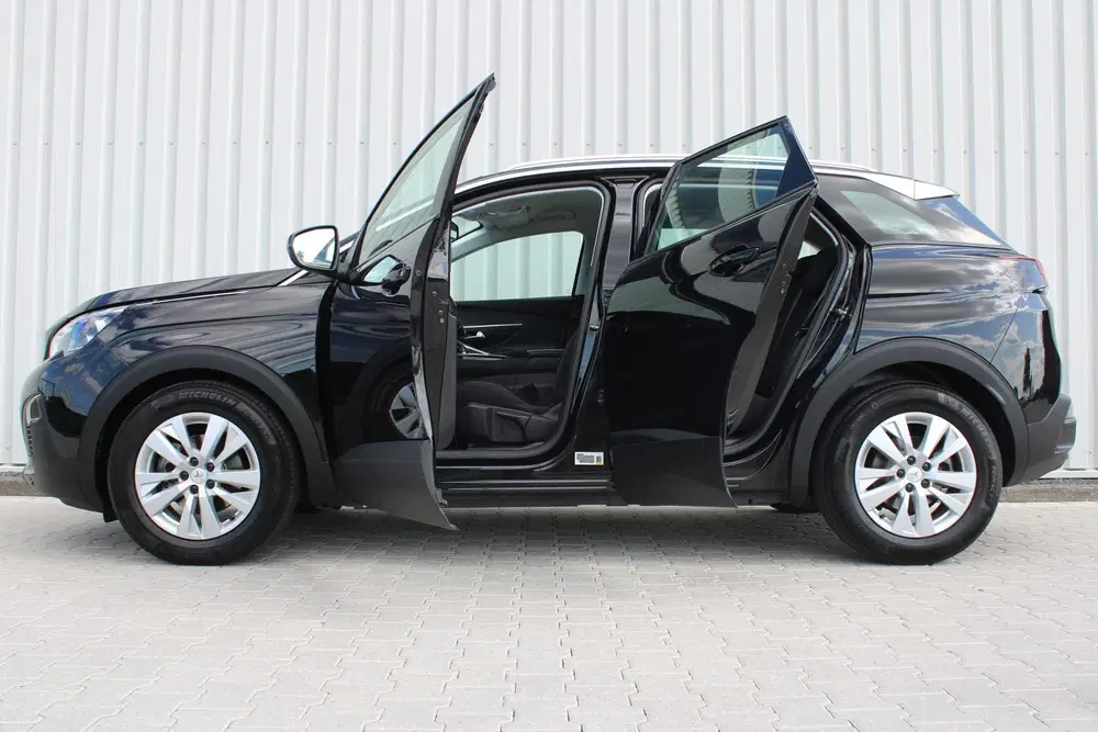 Peugeot 3008 1.2 PureTech Active Avantage uit 2020, foto 14