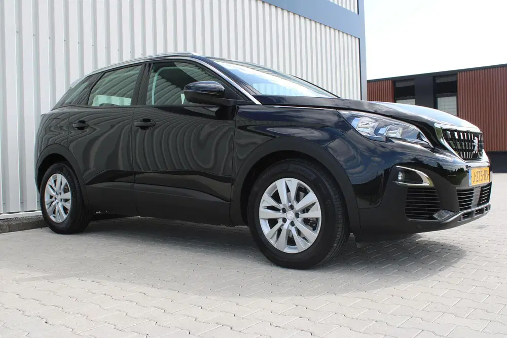 Peugeot 3008 1.2 PureTech Active Avantage uit 2020, foto 19
