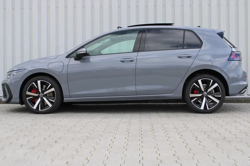 Volkswagen Golf 1.5 eHybrid GTE | Panorama dak | Stoel/Stuur uit 2025, foto 15