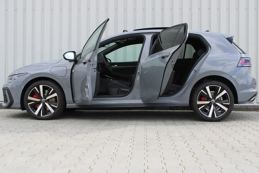 Volkswagen Golf 1.5 eHybrid GTE | Panorama dak | Stoel/Stuur uit 2025, foto 16