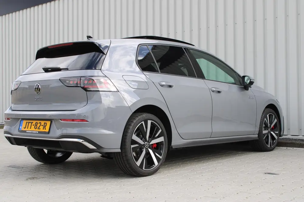 Volkswagen Golf 1.5 eHybrid GTE | Panorama dak | Stoel/Stuur uit 2025, foto 3