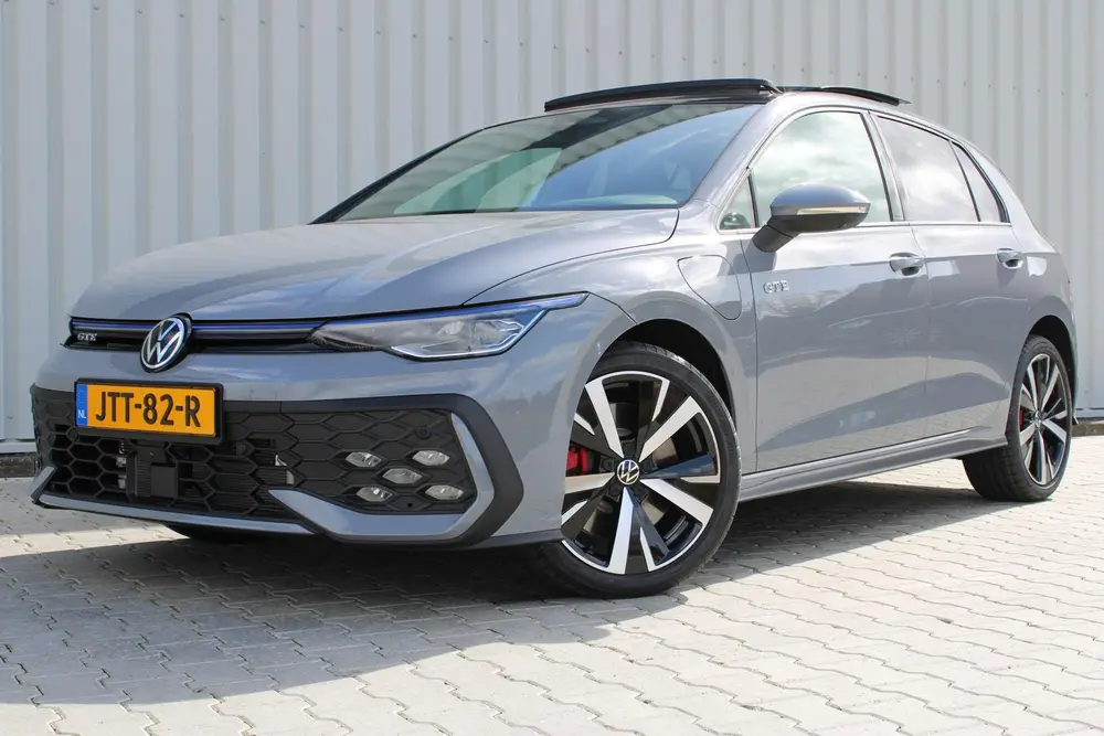 Volkswagen Golf 1.5 eHybrid GTE | Panorama dak | Stoel/Stuur uit 2025, foto 4
