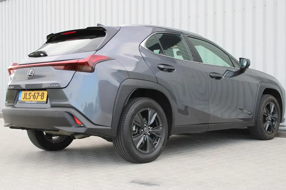Lexus UX 250h uit 2024, foto 3