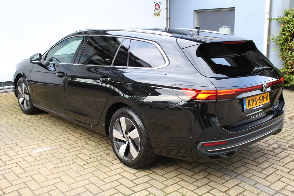 Volkswagen Passat Variant 1.5 eHybrid Elegance Business 272 uit 2025, foto 9