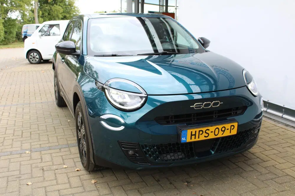 Fiat 600 1.2 Hybrid Urban uit 2025, foto 16
