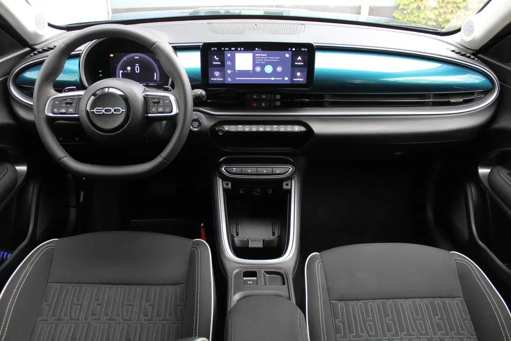 Fiat 600 1.2 Hybrid Urban uit 2025, foto 2
