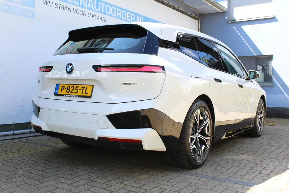 BMW iX xDrive40 Executive 77 kWh uit 2022, foto 12