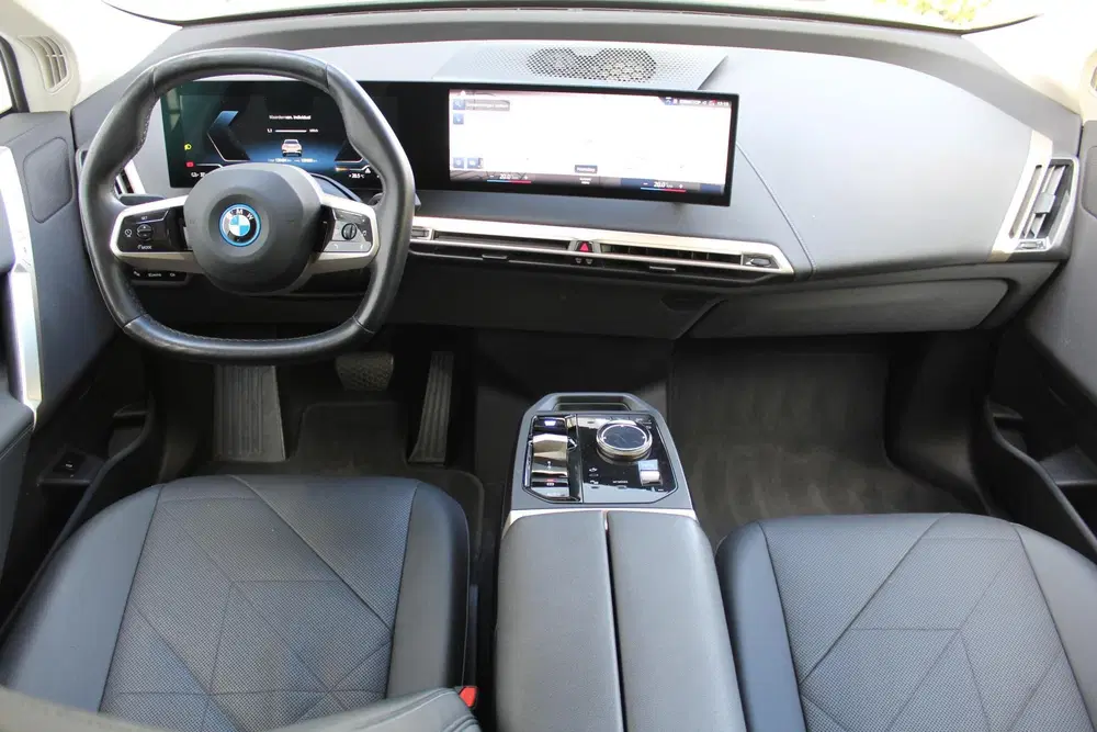 BMW iX xDrive40 Executive 77 kWh uit 2022, foto 2