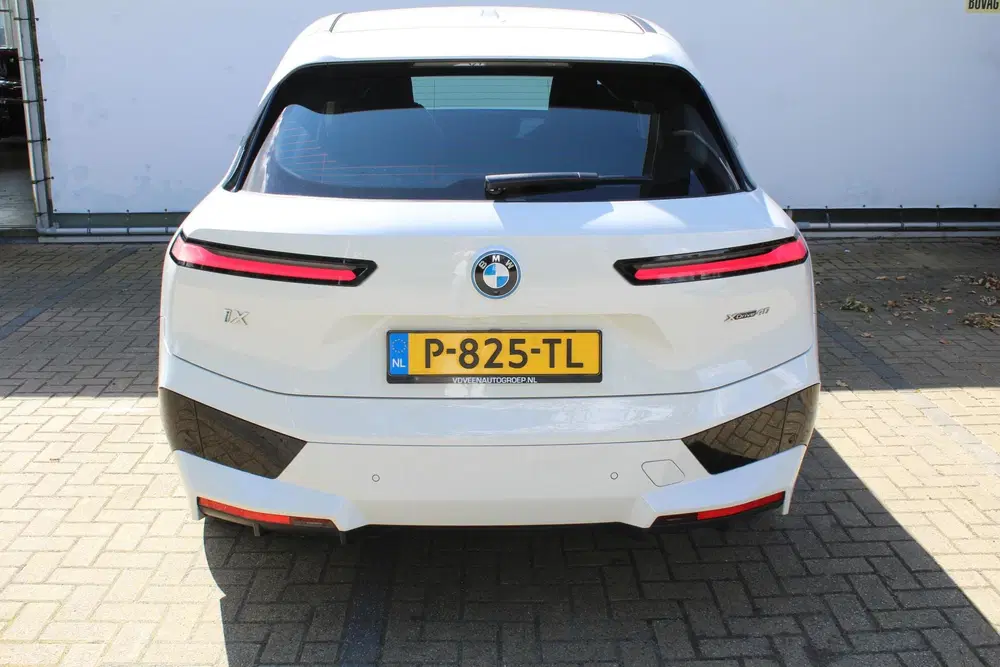 BMW iX xDrive40 Executive 77 kWh uit 2022, foto 9