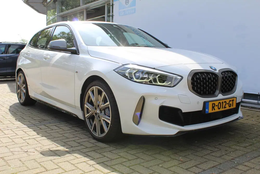 BMW 1-serie M135i xDrive High Executive uit 2020, foto 15