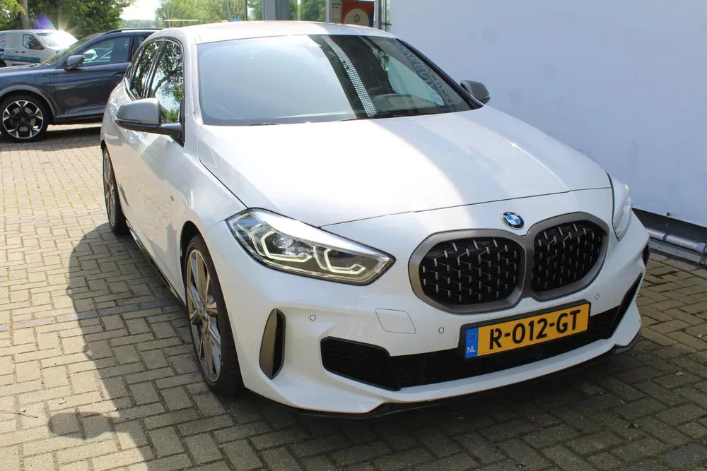 BMW 1-serie M135i xDrive High Executive uit 2020, foto 16