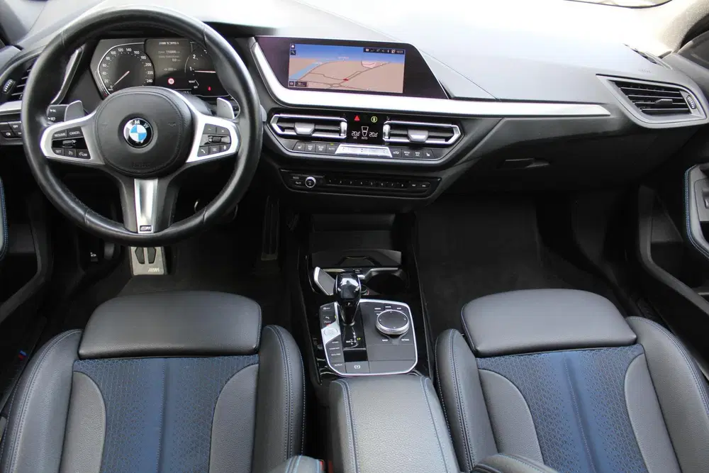 BMW 1-serie M135i xDrive High Executive uit 2020, foto 2