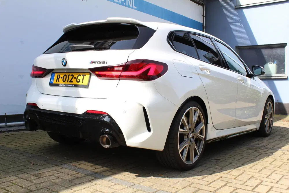 BMW 1-serie M135i xDrive High Executive uit 2020, foto 3