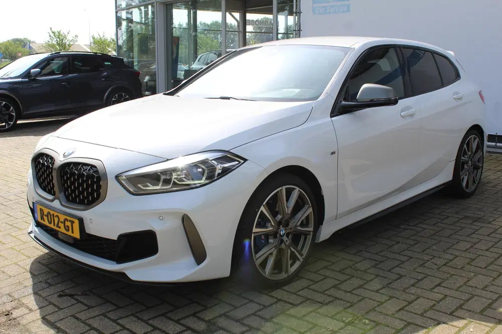 BMW 1-serie M135i xDrive High Executive uit 2020, foto 7