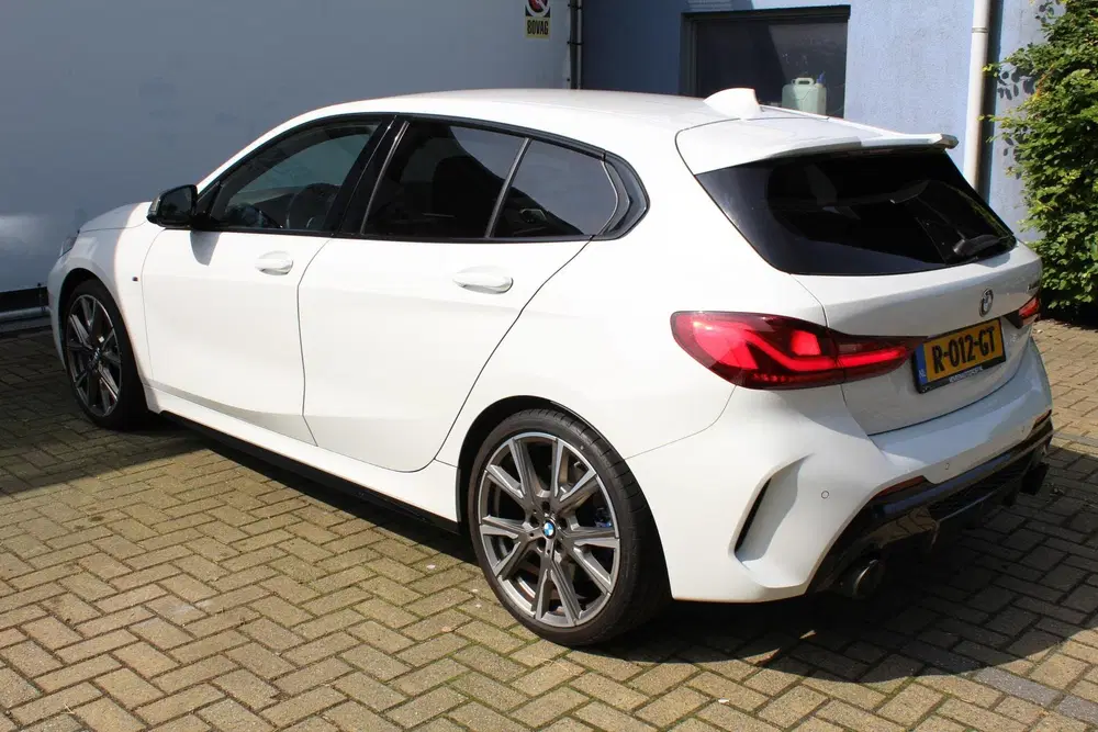 BMW 1-serie M135i xDrive High Executive uit 2020, foto 8