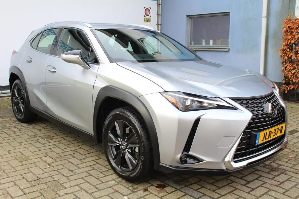 Lexus UX 250h uit 2024, foto 4