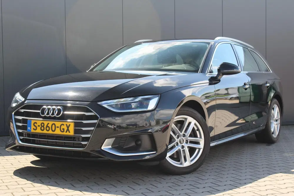 Audi A4 35 TFSI Advanced Edition uit 2023, foto 4