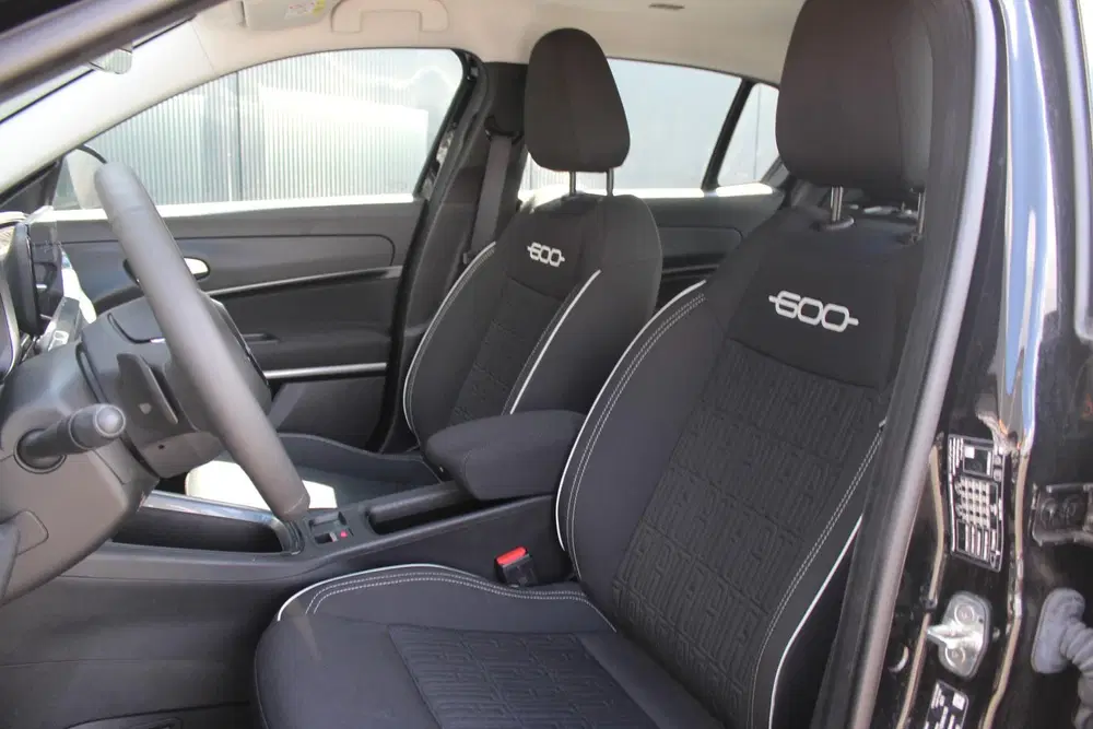 Fiat 600 1.2 Hybrid Urban uit 2025, foto 18