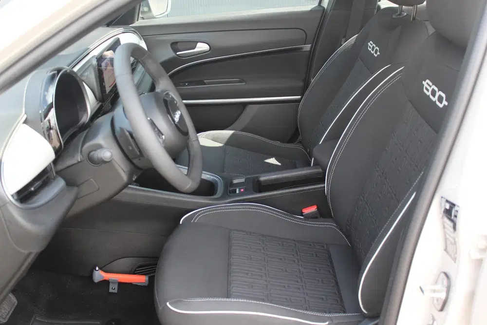 Fiat 600 1.2 Hybrid Urban uit 2025, foto 16