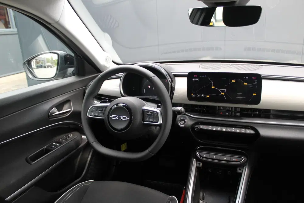 Fiat 600 1.2 Hybrid Urban uit 2025, foto 2