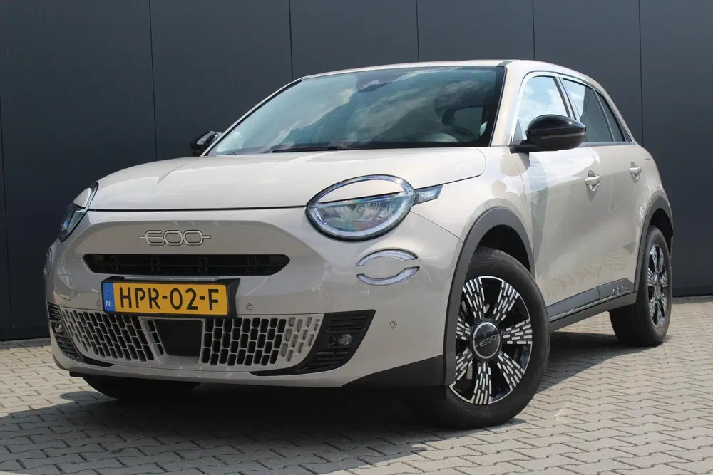 Fiat 600 1.2 Hybrid Urban uit 2025, foto 4