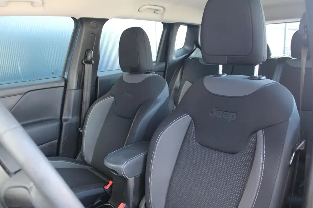 Jeep Renegade 1.5T e-Hybrid Altitude uit 2024, foto 16
