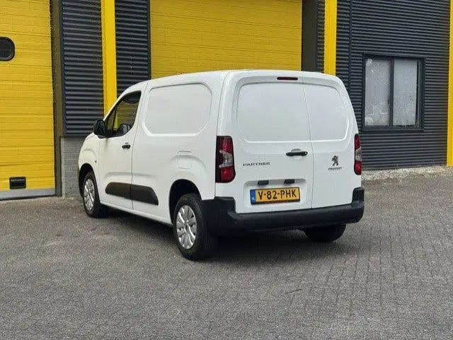 Peugeot Partner 1.2 Airco Cruise BTW&BPM VRIJ uit 2021, foto 3