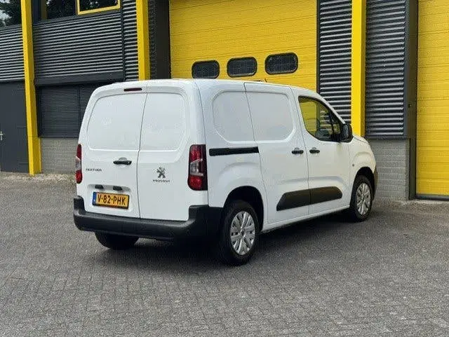 Peugeot Partner 1.2 Airco Cruise BTW&BPM VRIJ uit 2021, foto 5