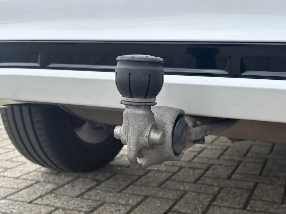 Volvo XC60 2.0 T8 Twin Engine AWD R-Design | Luchtvering | B uit 2019, foto 14