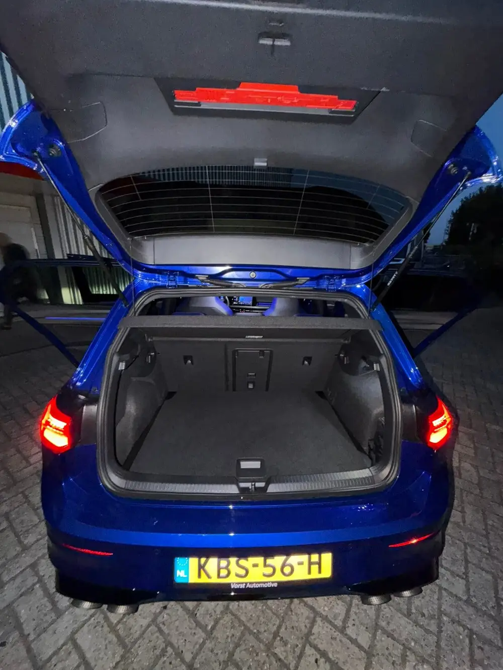 Volkswagen Golf 8 R  2.0 TSI 320pk 7-DSG 4MOTION 2022 Blauw uit 2022, foto 19