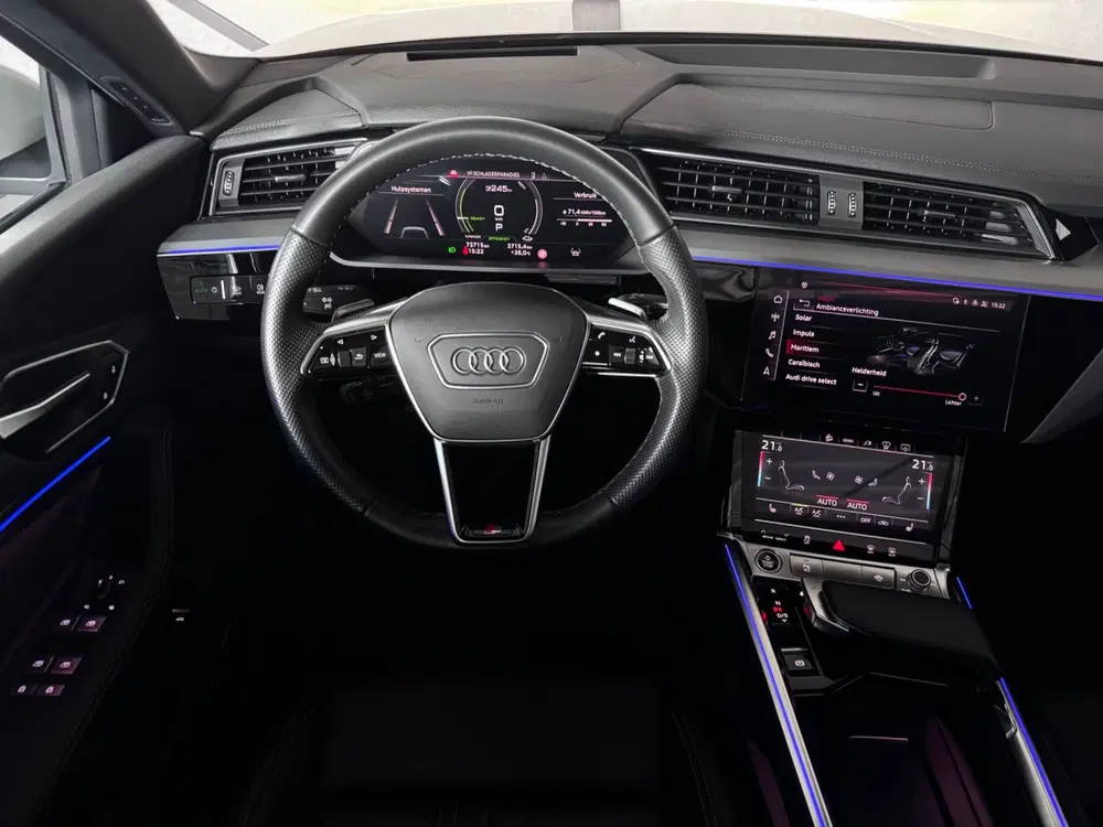 Audi e-tron 55 S edit uit 2022, foto 11