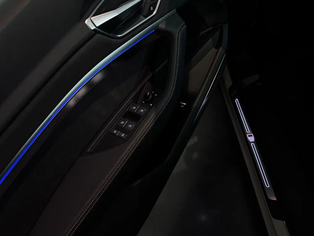Audi e-tron 55 S edit uit 2022, foto 17