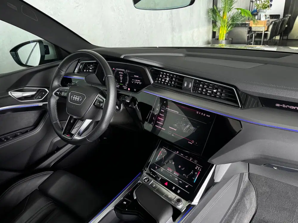 Audi e-tron 55 S edit uit 2022, foto 20